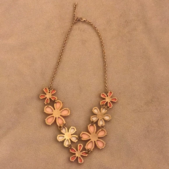 Flower necklace - Picture 5 of 5